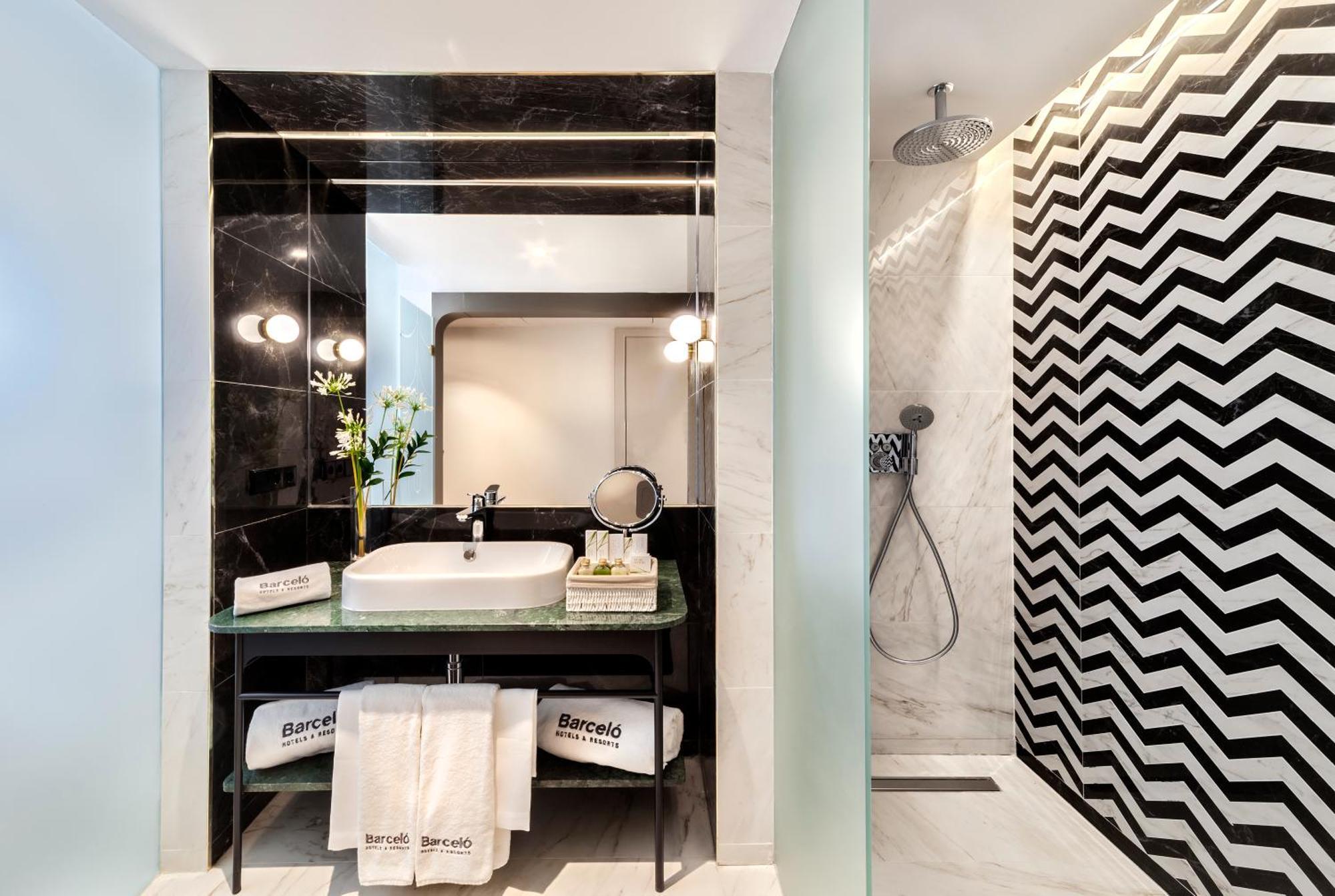 Junior Suite,1634444106:JPEG