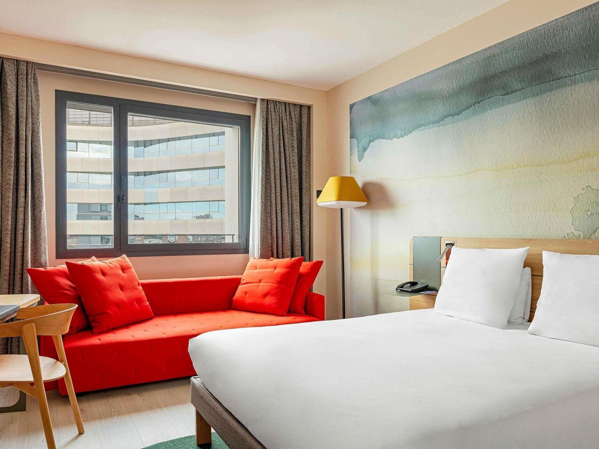 Premium Queen Room with sofa bed,1742583065:JPEG