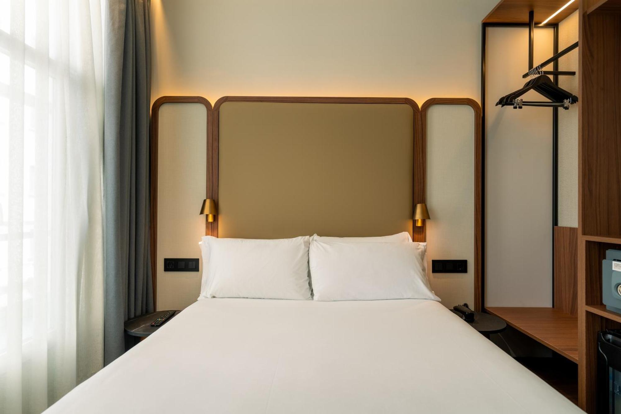 Quarto Duplo Pequeno (1 - 2 Adultos)